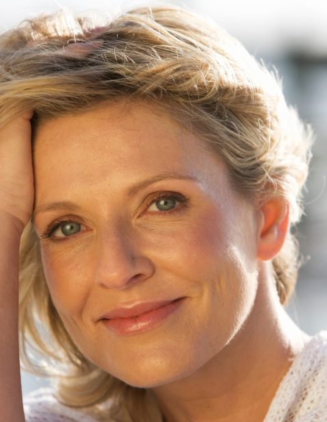 portrait-of-a-woman-smiling-2026-03-26-08-06-52-utc